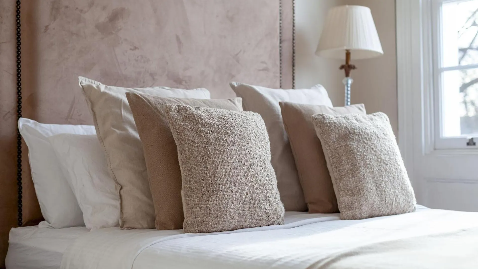 The New Cross Premier Rooms London Apartment