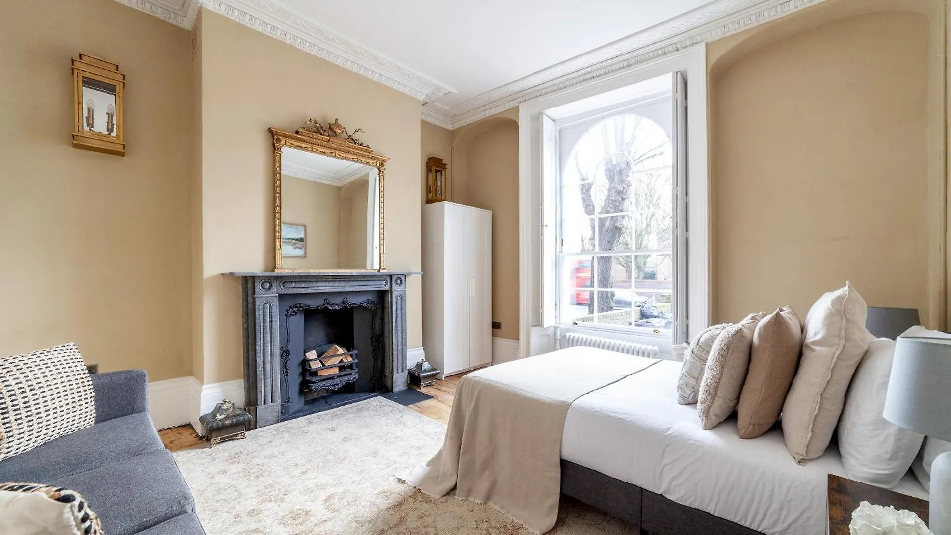 The New Cross Premier Rooms London