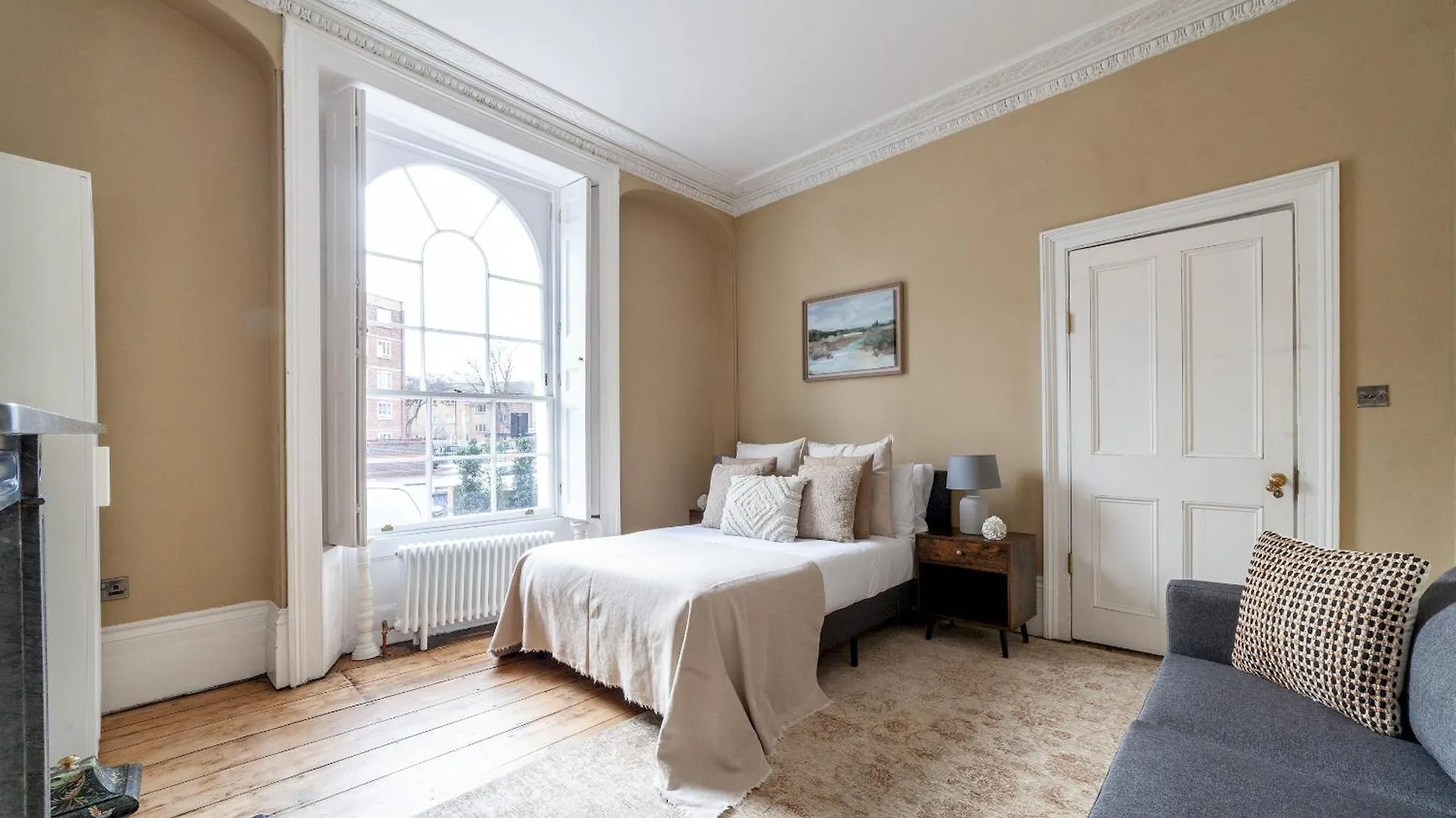 The New Cross Premier Rooms London Apartment