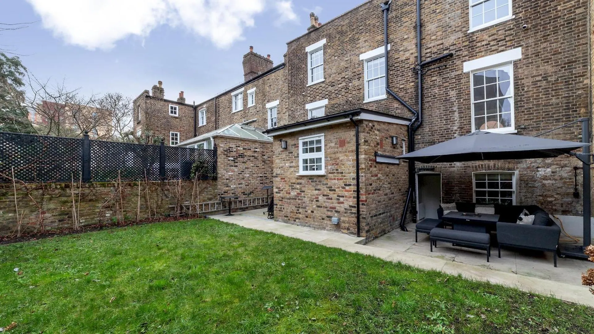 The New Cross Premier Rooms London Apartment