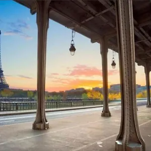 Duplex Bir-hakeim Bridge Paris