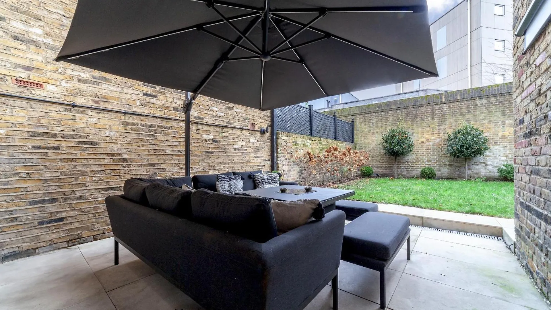 The New Cross Premier Rooms London Apartment